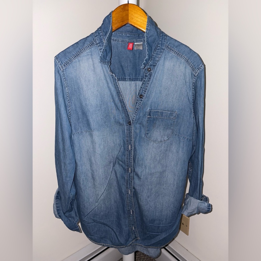 H&M Women's Classic Soft Denim Shirt — Size US 12/L